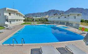 Reina Apartments
